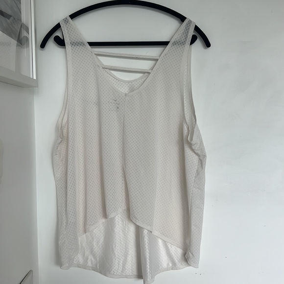 NIKE Athletic Top - Picture 2 of 3